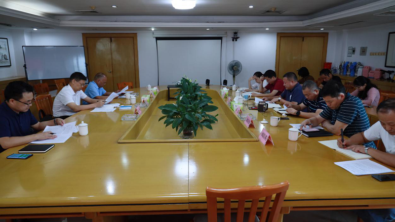 龔小波一行調(diào)研糧油集團